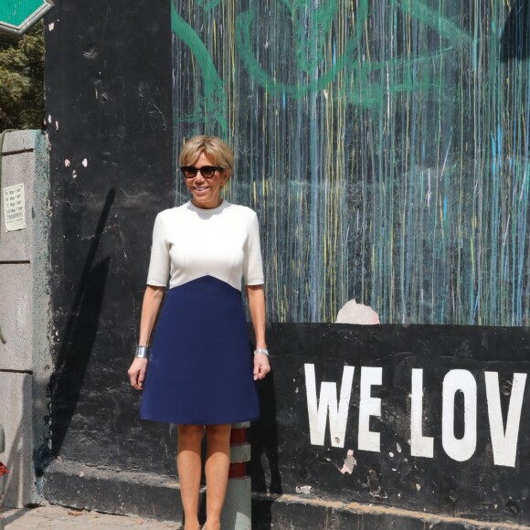 La première dame Brigitte Macron (Trogneux) - La Première Dame française visite le quartier de Lodi Colony à New Delhi en Inde où l'on peut voir du street art - le 11 mars 2018.