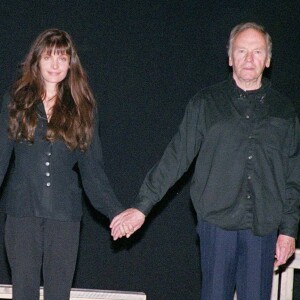 Marie Trintignant et son père Jean-Louis Trintignant sur scène à Paris, le 10 mai 1999.