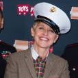 Ellen DeGeneres apporte son soutien a la "Duracell Toys for Tots initiative Power A Smile" a Van Nuys, le 22 novembre 2013
