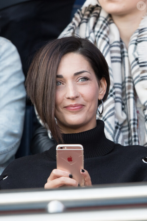 Sheryfa Luna dans les tribunes lors du match de ligue 1 "PSG - Angers (2-0)" au Parc des Princes. Paris, le 14 mars 2018.