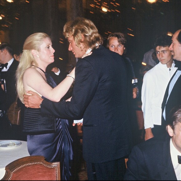 Johnny Hallyday et Catherine Deneuve à Cannes en 1979.