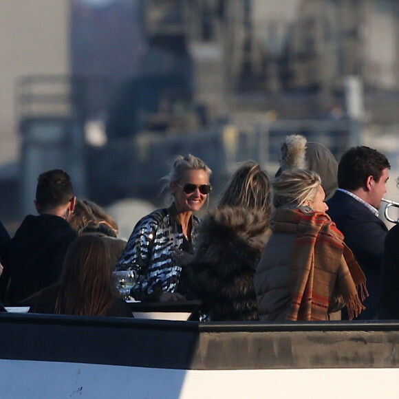 Exclusif - Prix Spécial - No web - No blog - Laeticia Hallyday, son mari Johnny Hallyday, et leurs amis réunis à New York le 21 mars 2015, lors du dernier jour des festivités à l'occasion de l'anniversaire de Laeticia qui fête ses 40 ans. Après avoir déjeuné au restaurant "TAO", ils ont pris un bateau pour descendre l'Hudson de 18h à 20h30 avec une fanfare. Ils ont ensuite été dîner au restaurant "Happy Ending" vers 21h30.21/03/2015 - New York