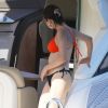 Selena Gomez profite du soleil en bikini avec des amis sur un bateau à Sydney, Australie, le 19 mars 2018.