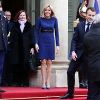 Brigitte Macron ressort sa robe "royale" pour de chaleureuses retrouvailles