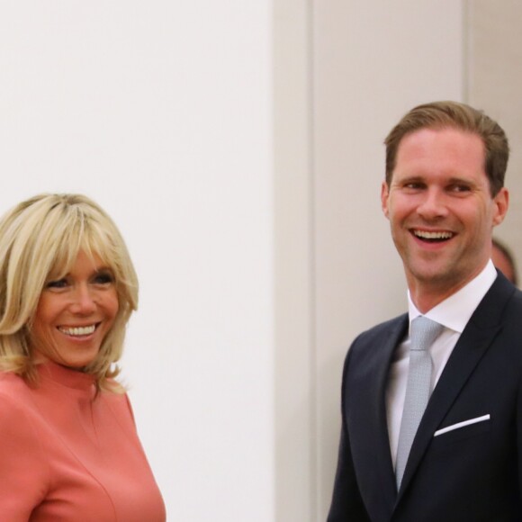 Brigitte Macron et Gauthier Destenay (mari de Xavier Bettel, le premier ministre du Luxembourg) - Visite du musée d'art moderne Grand-Duc Jean (MUDAM) à Luxembourg, le 29 août 2017.