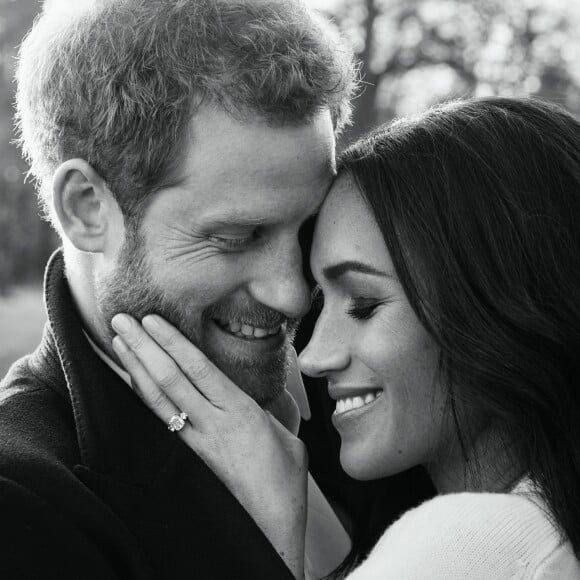 Le prince Harry et Meghan Markle photographiés en décembre 2017 par Alexi Lubomirski pour leurs fiançailles, à Frogmore House, non loin de Windsor où aura lieu leur mariage, le 19 mai 2018. © Alexi Lubomirski/PA Wire/ABACAPRESS.COM