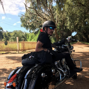 Johnny Hallyday et sa bande en plein road trip à travers les Etats-Unis - Départ pour le Texas de la Nouvelle-Orléans, il y a semaine, le 16 septembre 2016.