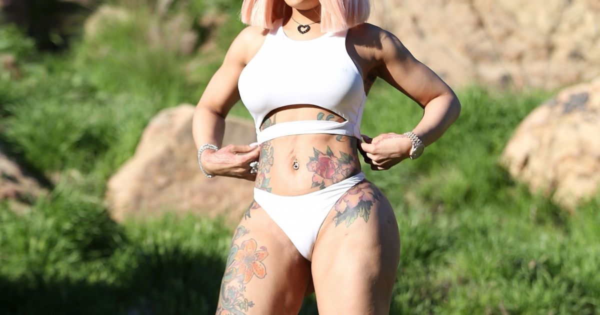 Blac Chyna : L'ex de Rob Kardashian en bikini, sexy et très tatouée.