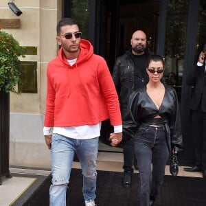 Kourtney Kardashian et son compagnon Younes Bendjima profitent de leur séjour à Paris, le 27 septembre 2017, pendant la fashion week.