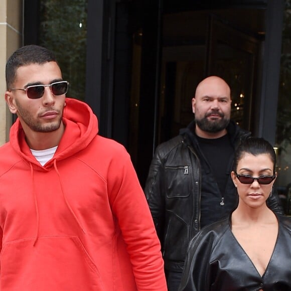 Kourtney Kardashian et son compagnon Younes Bendjima profitent de leur séjour à Paris, le 27 septembre 2017, pendant la fashion week.