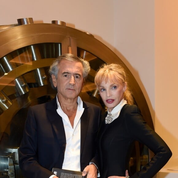 Exclusif - Bernard-Henri Lévy et sa femme Arielle Dombasle - Bernard Henri-Lévy présente son nouveau livre "L'esprit du judaïsme" à la communauté juive de Paris le 8 février 2016.