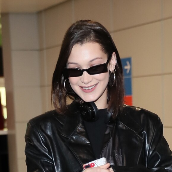Bella Hadid à Paris le 27 mars 2018. © Cyril Moreau / Bestimage