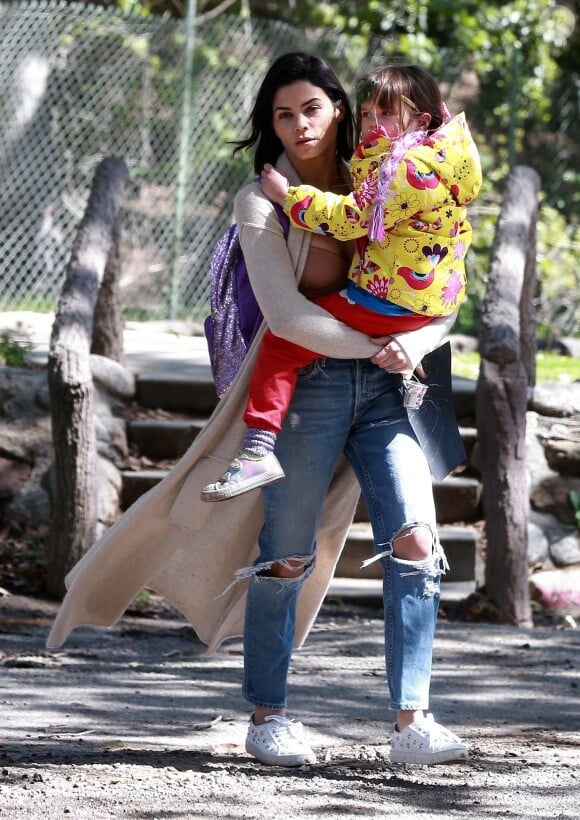 Jenna Dewan et sa fille Everly sortent du parc à Los Feliz Le 17 mars 2018