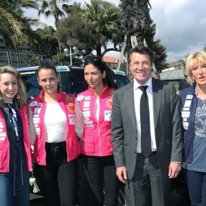 Kiera Chaplin, Jazmin Grace Grimaldi, Pauline Ducruet, Schanel Bakkouche, Christian Estrosi, Dominique Serra (organisatrice du Rallye Aïcha des Gazelles) et la princesse Stéphanie de Monaco lors du départ du 28e Rallye Aïcha des Gazelles du Maroc sur la Promenade des Anglais à Nice le 17 mars 2018.