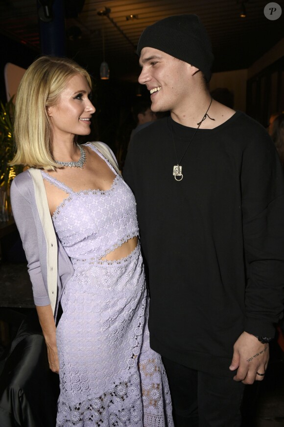 Exclusive - Paris Hilton et Chris Zylka à l'HYDE SUNSET à Los Angeles. Le 6 avril 2018.
