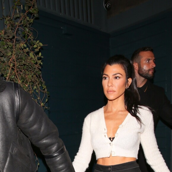 Kourtney Kardashian et son compagnon Younes Bendjima arrivent au restaurant Petite Taqueria pour l'anniversaire de K. Jenner à West Hollywood, le 2 novembre 2017
