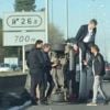 Arnaud Montebourg s'extrait de son véhicule après un accident à l'entrée de l'autoroute A63 près de Bordeaux, le 13 avril 2018.
