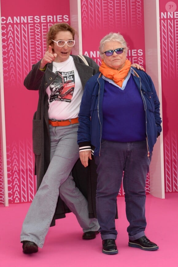 Corinne Masiero et Josée Dayan durant le "Pink Carpet" des séries "Aqui En La Tierra" et "Cacciatore The Hunter" lors du festival CanneSéries à Cannes, le 9 avril 2018. © Rachid Bellak/Bestimage
