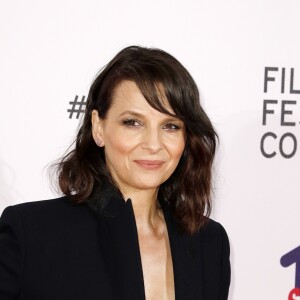 Juliette Binoche arrive à la remise des prix du festival du film de Cologne en Allemagne le 6 octobre 2017. © Future-Image via ZUMA Press / Bestimage