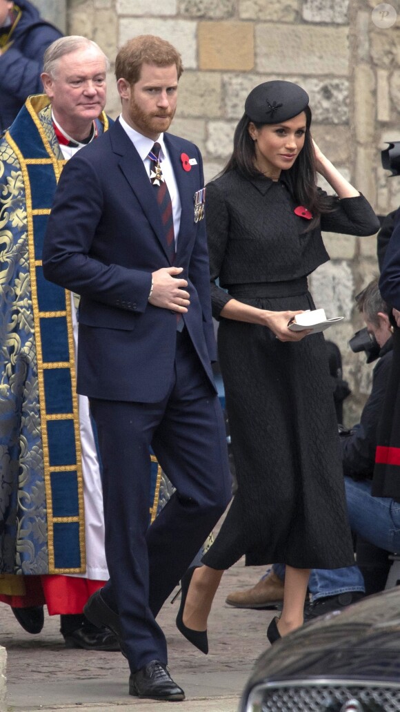 Le prince Harry et Meghan Markle lors des commémorations de l'ANZAC Day en l'abbaye de Westminster à Londres le 25 avril 2018, à un moins d'un mois avant leur mariage. Sous l'impulsion de sa fiancée, Harry aurait complètement changé de régime alimentaire et perdu du poids.