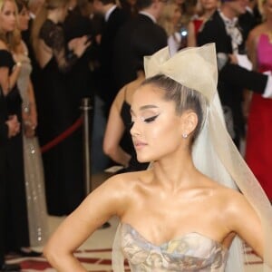 Ariana Grande - Les célébrités arrivent à l'ouverture de l'exposition Heavenly Bodies: Fashion and the Catholic Imagination à New York, le 7 mai 2018