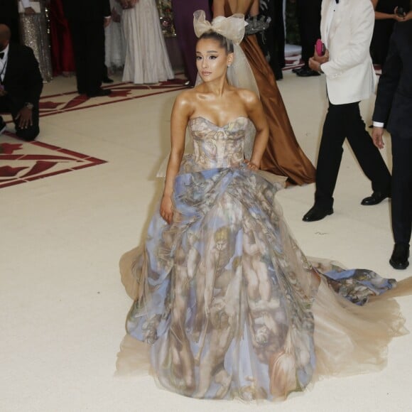 Ariana Grande - Les célébrités arrivent à l'ouverture de l'exposition Heavenly Bodies: Fashion and the Catholic Imagination à New York, le 7 mai 2018