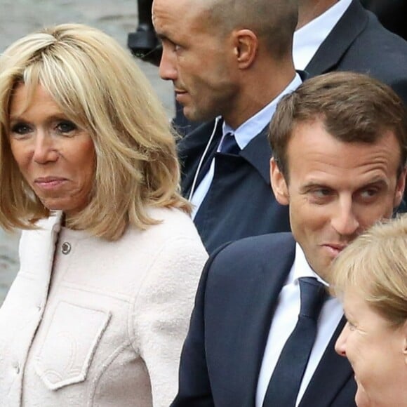 Le président de la République française Emmanuel Macron, sa femme la Première Dame Brigitte Macron (Trogneux) et la chancelière fédérale d'Allemagne Angela Merkel - Le président de la République française reçoit le prestigieux prix Charlemagne en présence des anciens lauréats du prix, à Aix-la-Chapelle, Allemagne, le 10 mai 2018. © Stéphane Lemouton/Bestimage