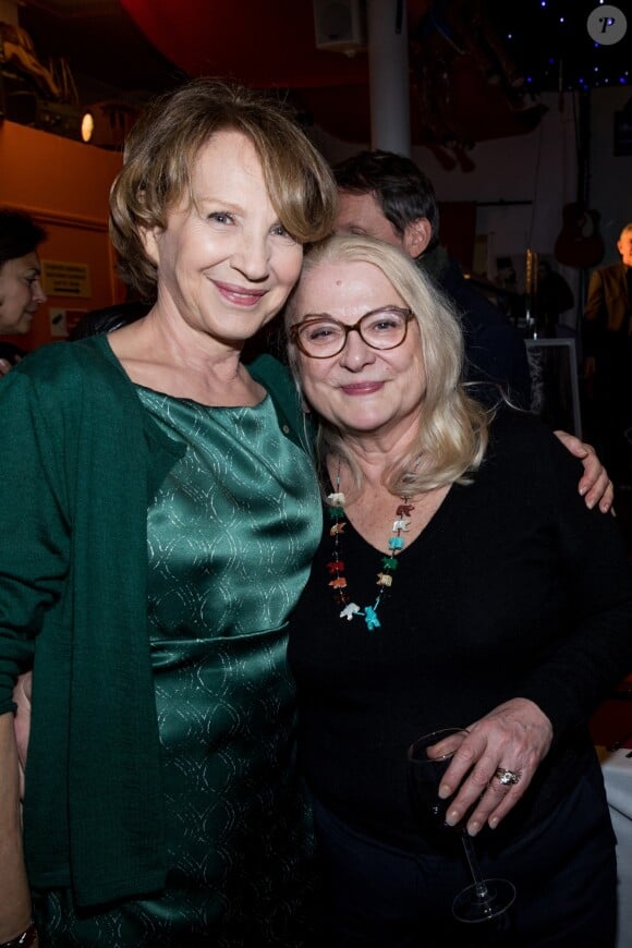 Semi-Exclusif - Nathalie Baye et Josiane Balasko - Soirée en l'honneur de Nathalie Baye, organisée par Louis Michel Colla, à La Chope des Puces, restaurant mythique de Marcel Campion à Saint-Ouen. Le 30 avril 2018 © Cyril Moreau / Bestimage