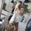 Cindy des Ch'tis à Mykonos radieuse avec son baby bump sur Instagram, mai 2018.