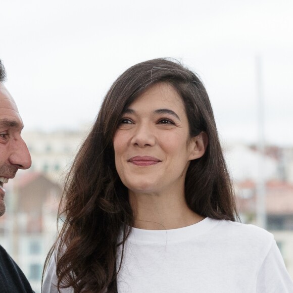 Gilles Lellouche, Mélanie Doutey lors du photocall du film "Le grand bain" au 71ème Festival International du Film de Cannes, le 13 mai 2018. © Borde / Jacovides / Moreau / Bestimage