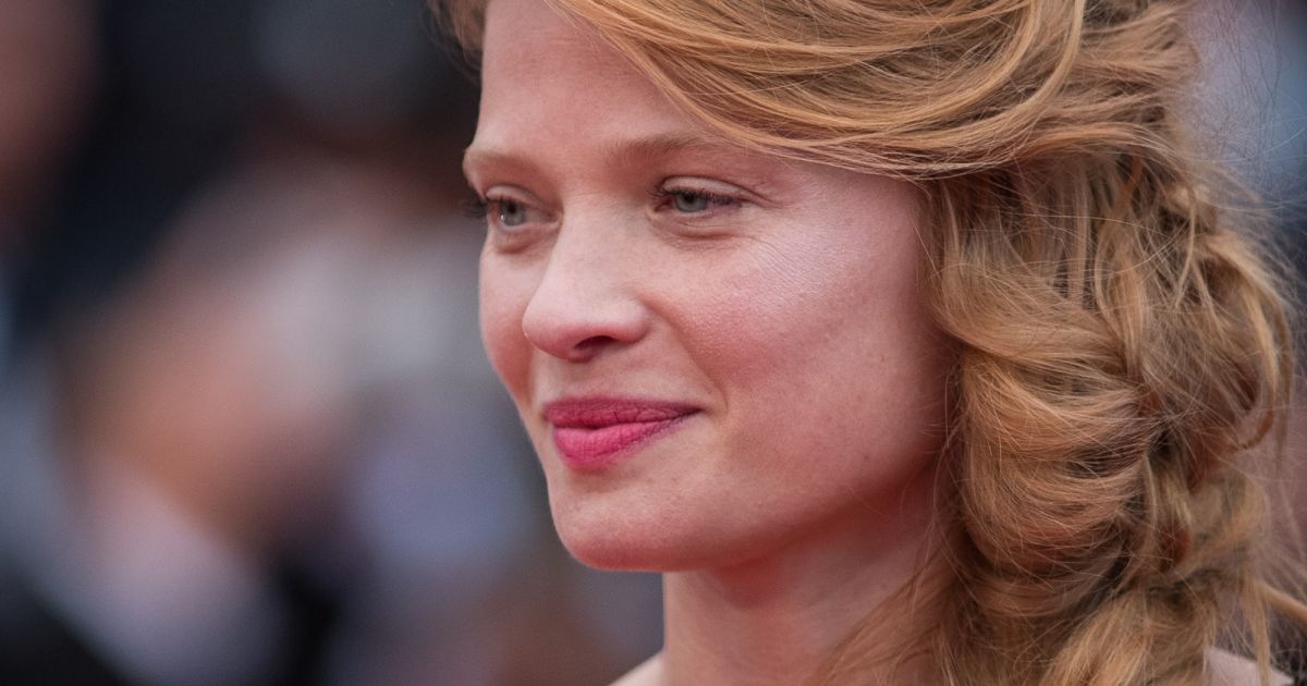 Mélanie Thierry - Montée des marches du film « Blackkklansman » lors du