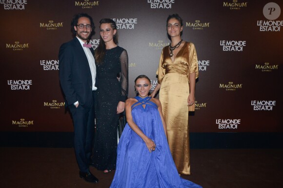 Thomas Hollande et sa compagne Emilie Broussouloux, Leopoldine Huyghues Despointes - Photocall de la soirée du film "Le monde est à toi" sur la plage Magnum lors du 71ème festival International de Cannes le 12 mai 2018. © CVS-Veeren/Bestimage