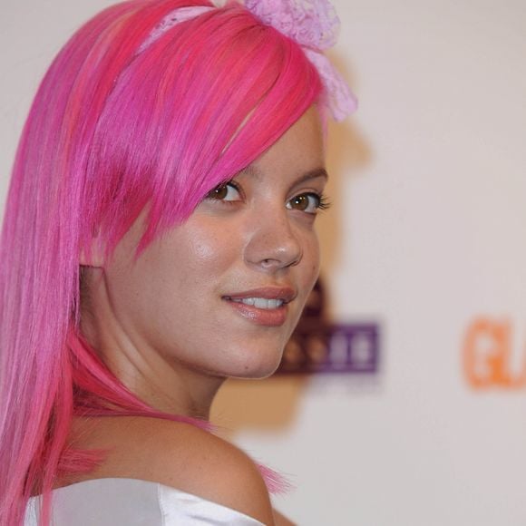 Lily Allen à la soirée des Glamour Awards à Londres le 5 juin 2008. C'est lors de cette soirée qu'elle a fameusement pris de la drogue, finissant presque inconsciente dans le taxi qui la ramenait chez elle.