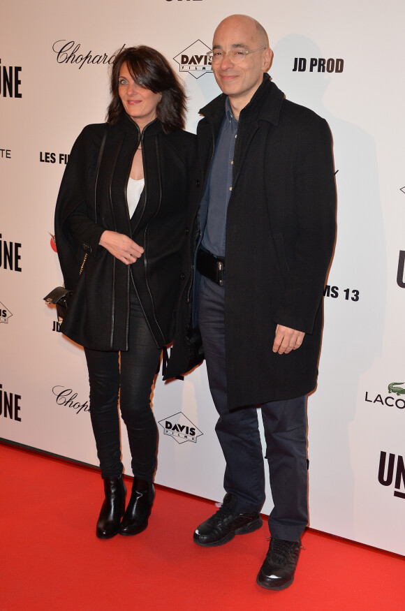 Bernard Werber et sa compagne Amélie - Avant première du film "Un + Une" de Claude Lelouch à l'UGC Normandie à Paris le 23 novembre 2015.23/11/2015 - Paris