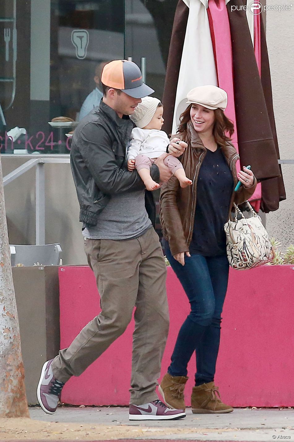 Jennifer Love Hewitt Et Son Mari 2021 L'actrice américaine Jennifer Love Hewitt enceinte avec son mari Brian