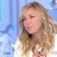 Énora Malagré se livre sans tabou sur sa vie amoureuse et son envie d'adopter dans "Salut les terriens !" (C8) samedi 19 mai 2018.
