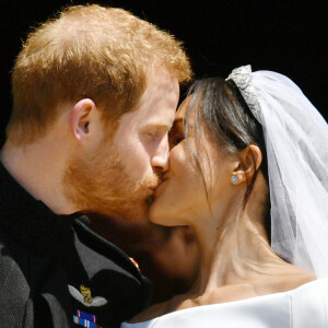 Le prince Harry, duc de Sussex, et Meghan Markle, duchesse de Sussex, à la sortie de chapelle St. George au château de Windsor après la cérémonie de leur mariage, le 19 mai 2018.