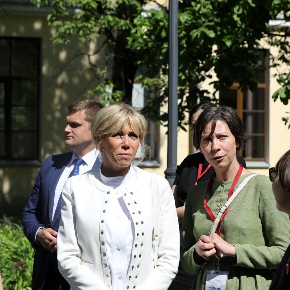 La première dame Brigitte Macron (Trogneux) visite le cirque Upsala à Saint-Pétersbourg, Russie, le 25 mai 2018. © Dominique Jacovides/Bestimage