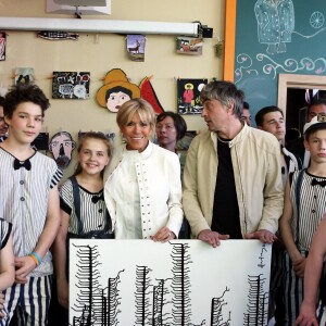 La première dame Brigitte Macron (Trogneux) visite avec Pierre-Olivier Costa, directeur de cabinet le cirque Upsala à Saint-Pétersbourg, Russie, le 25 mai 2018. © Dominique Jacovides/Bestimage