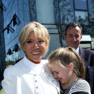 La première dame Brigitte Macron (Trogneux) visite avec José Pietroboni, chef du protocole, le cirque Upsala à Saint-Pétersbourg, Russie, le 25 mai 2018. © Dominique Jacovides/Bestimage