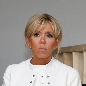 La première dame Brigitte Macron visite le palais des congrès et centre d'expositions Marina Gisich Gallery à Saint-Pétersbourg, Russie, le 25 mai 2018. © Dominique Jacovides/Bestimage