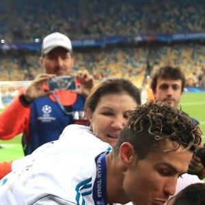 Cristiano Ronaldo en famille à Kiev lors de la finale de la Champions League. Le 26 mai 2018.