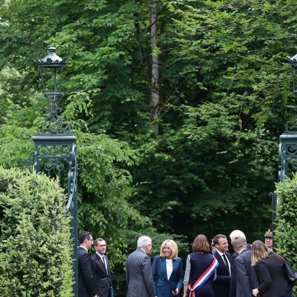 Le Président de la République Emmanuel Macron et la première dame Brigitte Macron visitent le château de Ferney-Voltaire, à l'occasion de son inauguration, après deux ans de rénovation. Le 31 mai 2018. © Stéphane Lemouton / Bestimage