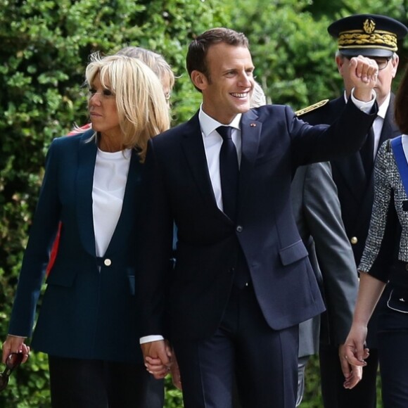 Le Président de la République Emmanuel Macron et la première dame Brigitte Macron visitent le château de Ferney-Voltaire, à l'occasion de son inauguration, après deux ans de rénovation. Le 31 mai 2018. © Stéphane Lemouton / Bestimage