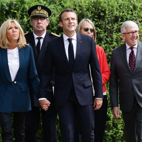 Le Président de la République Emmanuel Macron et la première dame Brigitte Macron visitent le château de Ferney-Voltaire, à l'occasion de son inauguration, après deux ans de rénovation. Le 31 mai 2018. © Stéphane Lemouton / Bestimage