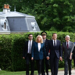 Le Président de la République Emmanuel Macron et la première dame Brigitte Macron visitent le château de Ferney-Voltaire, à l'occasion de son inauguration, après deux ans de rénovation. Le 31 mai 2018. © Stéphane Lemouton / Bestimage