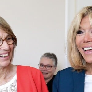 La ministre de la Culture Françoise Nyssen - Le Président de la République Emmanuel Macron et la première dame Brigitte Macron visitent le château de Ferney-Voltaire, à l'occasion de son inauguration, après deux ans de rénovation. Le 31 mai 2018. © Stéphane Lemouton / Bestimage