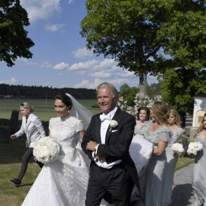 Louise Gottlieb et son père Fredrik Gottlieb, la princesse Madeleine de Suède (demoiselle d'honneur), lors du mariage de Louise Gottlieb et Gustav Thott à Hölö au sud de Stockholm le 2 juin 2018.