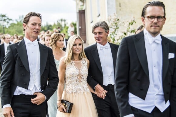 Sofi Fahrman, Filip Engelberg au mariage de Louise Gottlieb et Gustav Thott à Hölö au sud de Stockholm le 2 juin 2018.