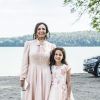 Bathina Phiipson et sa fille au mariage de Louise Gottlieb et Gustav Thott à Hölö au sud de Stockholm le 2 juin 2018.